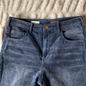 This season Pilcro High Rise Flare Corduroys- Like New!